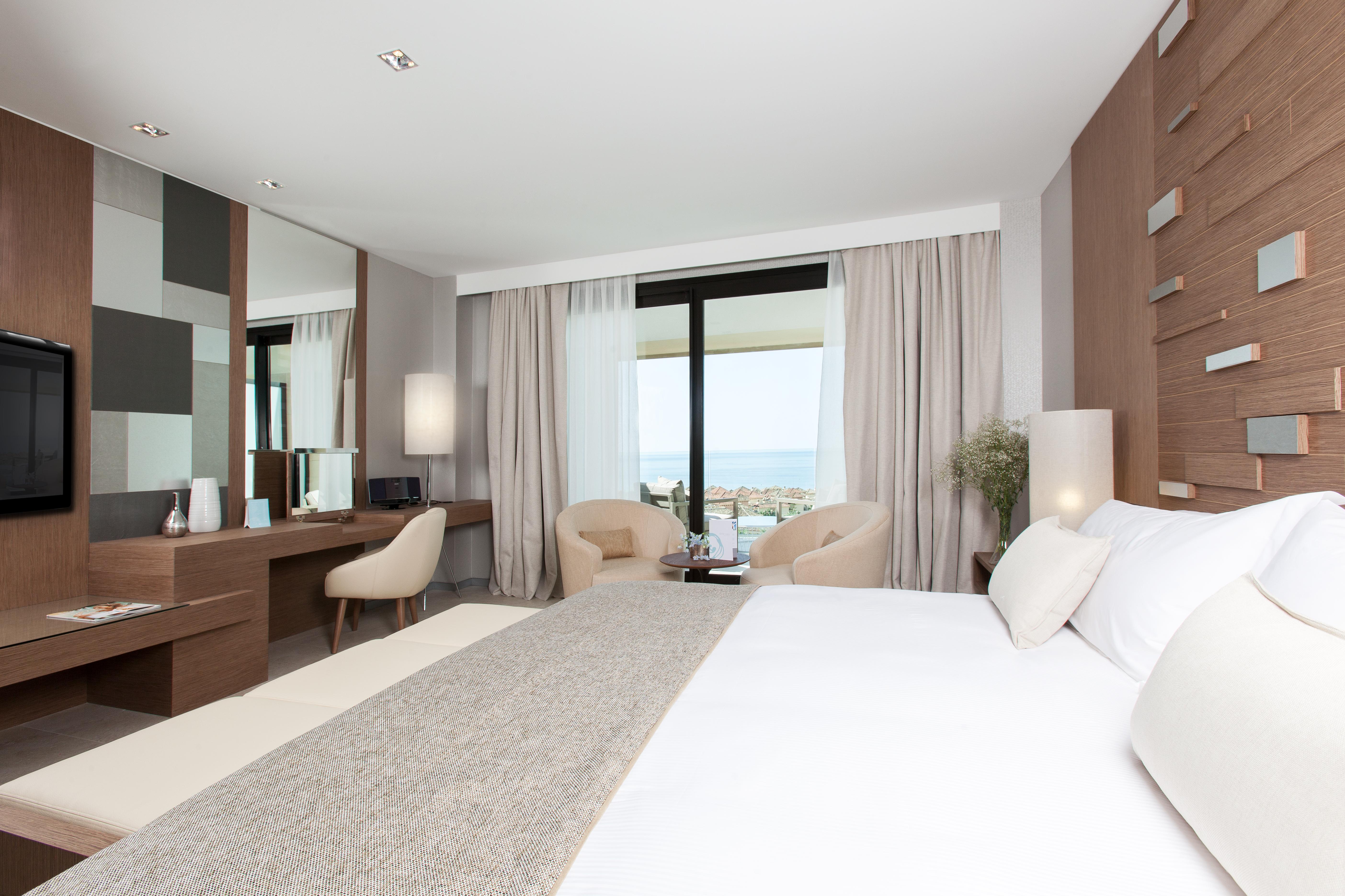 The Oasis By Don Carlos 5*