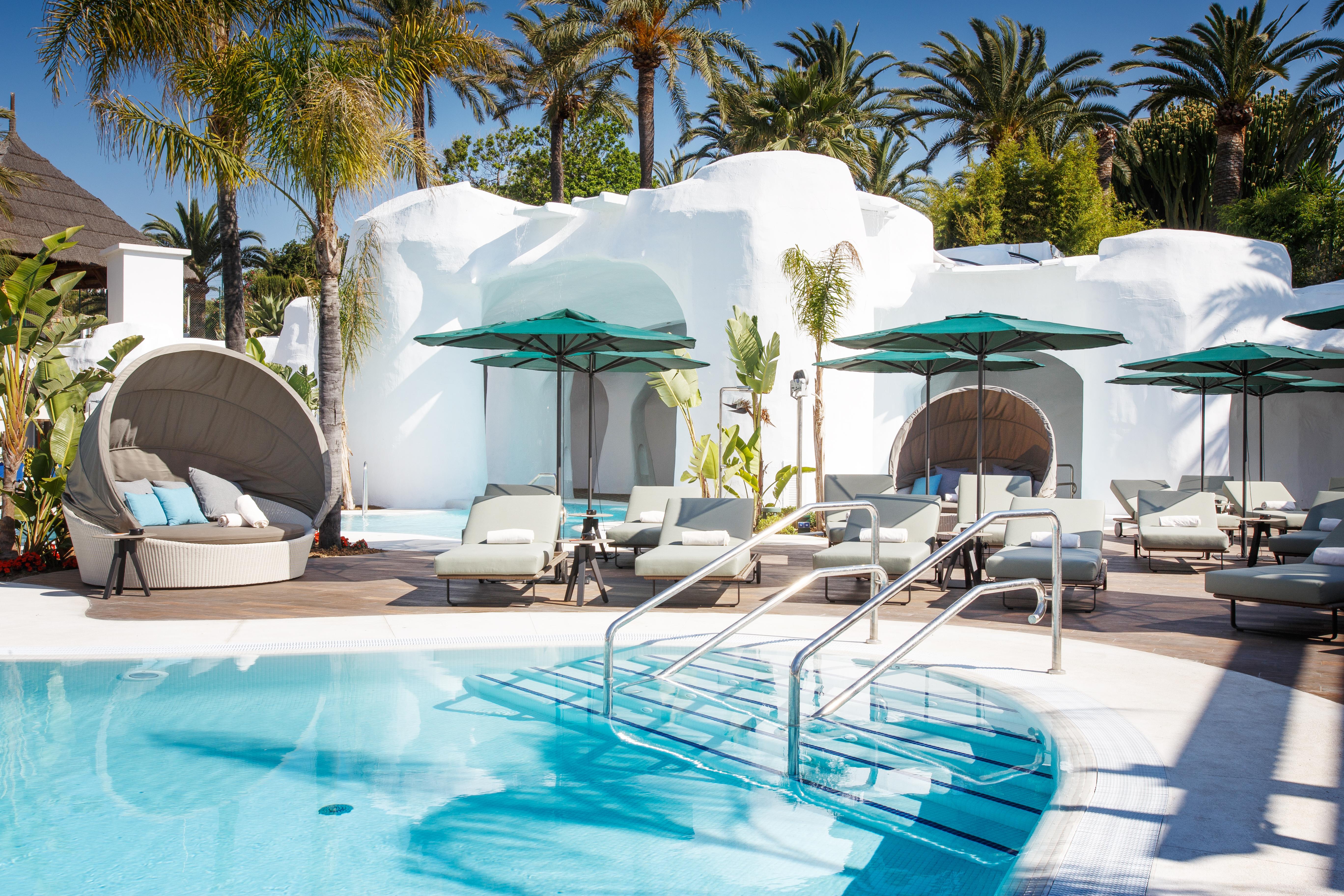 Hotel The Oasis By Don Carlos